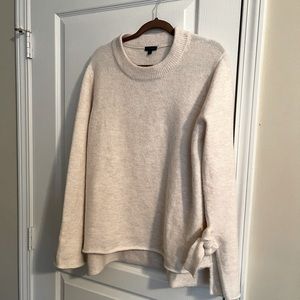 Oversized sweater w/ bow detail - Coco & Carmen